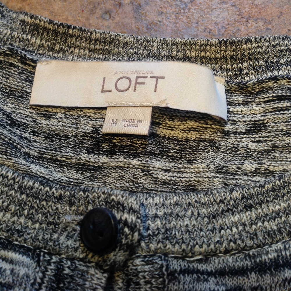 Ann Taylor Loft Button up Sweater. Size M. - Picture 3 of 3